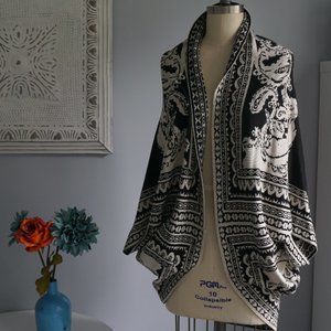 Romeo + Juliet Couture Blk/Wt Open cardigan, S